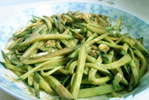 麻酱拌黄瓜丝
