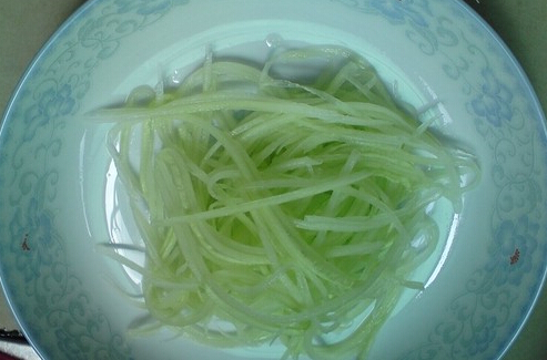 凉拌黄瓜丝