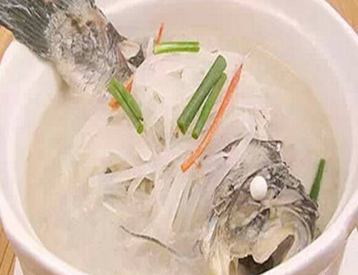 白萝卜鲫鱼汤